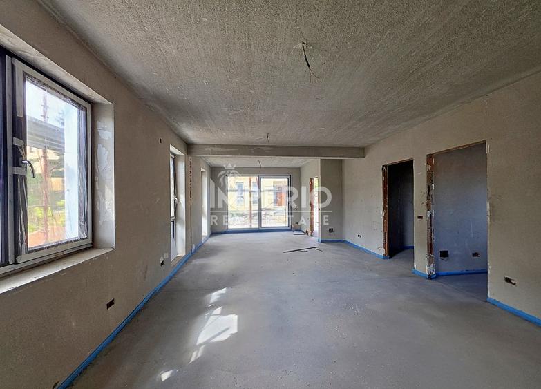 Duplex cu 5 camere cu Canalizare în Andrei Mureșanu