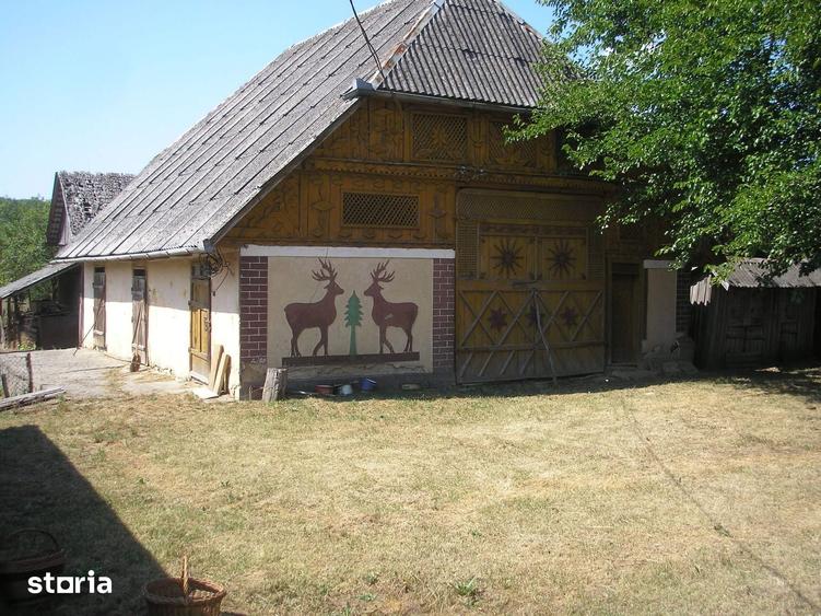 Casă cu 6 camere cu Teren 10400 Mp în Asuaju de Sus