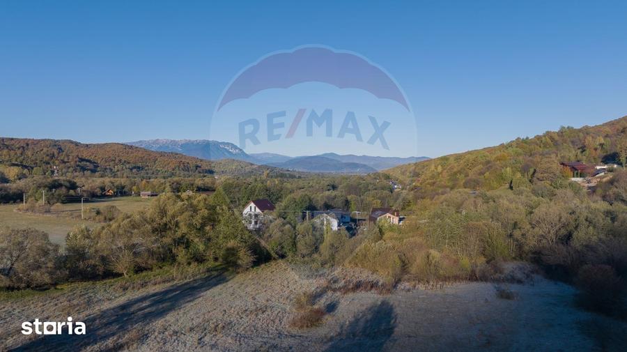 Teren de 654 mp, în Cheile Râșnoavei