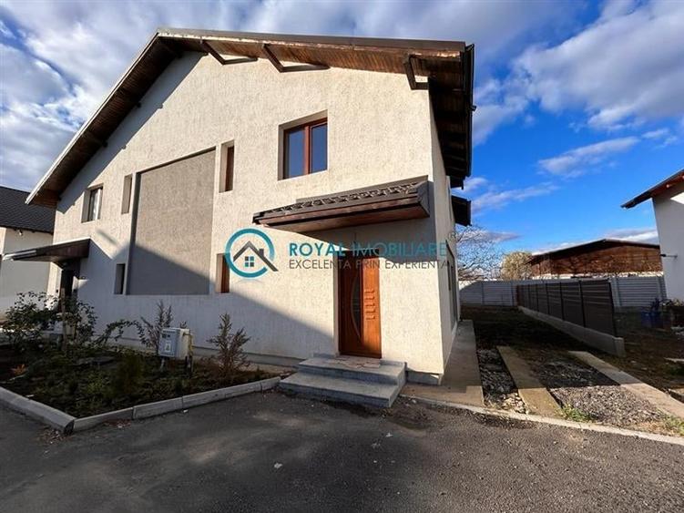 Duplex cu 4 camere cu Canalizare în Strejnicu
