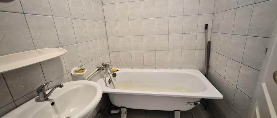 Apartament cu 2 camere decomandat în Gruia