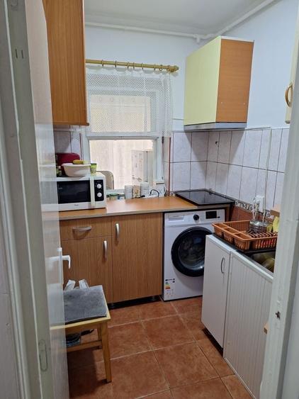 Garsonieră decomandată în Central