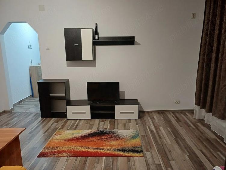 Apartament cu 2 camere semidecomandat în Tineretului