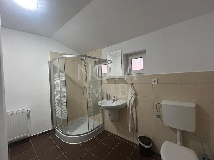 Casă individuală cu 7 camere cu Canalizare în Terezian