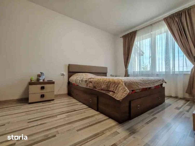 Casă cu 5 camere cu Teren 390 Mp în Central