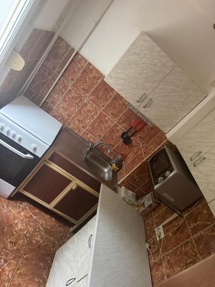 Apartament cu 2 camere semidecomandat în Dumbrăvița