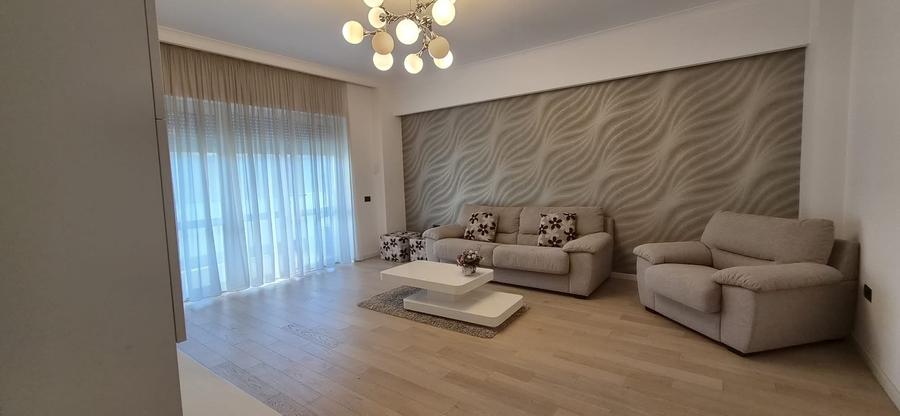 Apartament cu 3 camere decomandat în Ultracentral