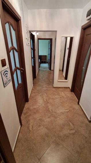 Apartament cu 3 camere decomandat, mobilat în Micro 17