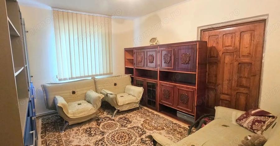 Casă cu Teren 1055 Mp în Vânători