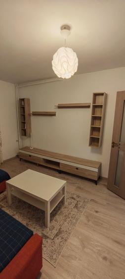 Apartament cu 2 camere decomandat în Runcu