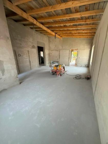 Casă cu 4 camere cu Teren 800 Mp în Central