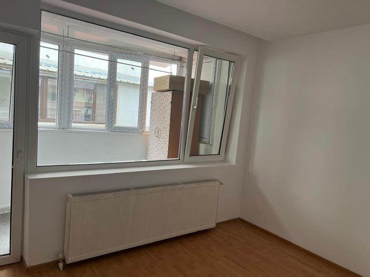 Casă cu 2 camere cu Teren 150 Mp în Balta Albă