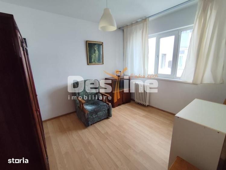 Apartament cu 3 camere, mobilat în Republicii