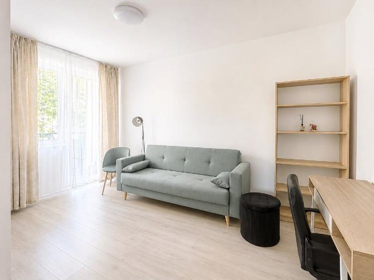 Apartament cu 3 camere decomandat, mobilat în Ampoi 3