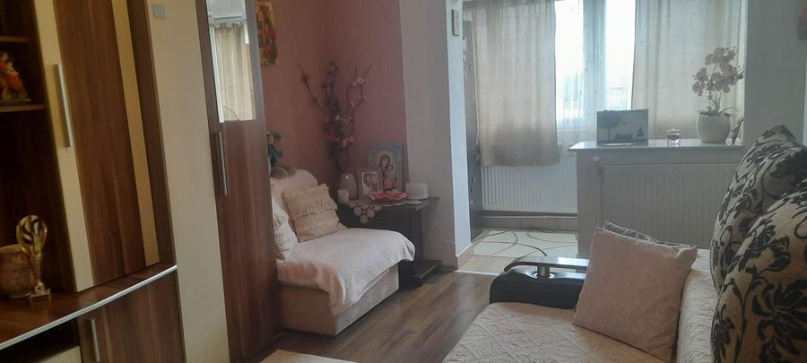 Garsonieră decomandată în Central