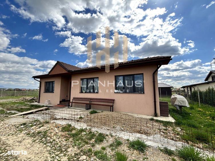 Casă cu 4 camere cu Teren 500 Mp în Cătălina