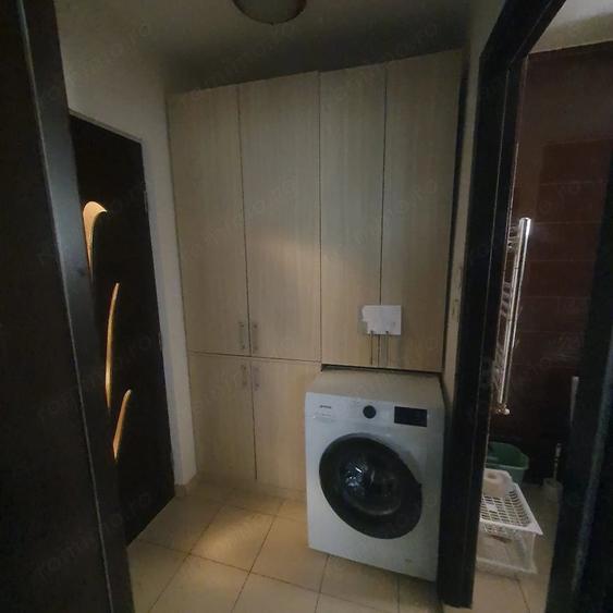 Apartament cu 2 camere semidecomandat în Girocului