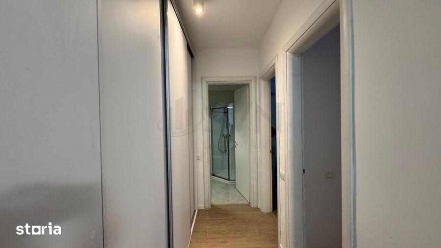 Apartament cu 3 camere semidecomandat în Sisești
