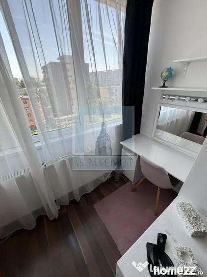 Apartament cu 3 camere decomandat în Astra