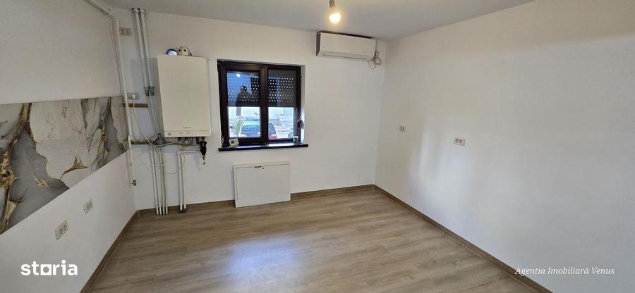 Apartament cu 2 camere decomandat în Central — fotografia 1