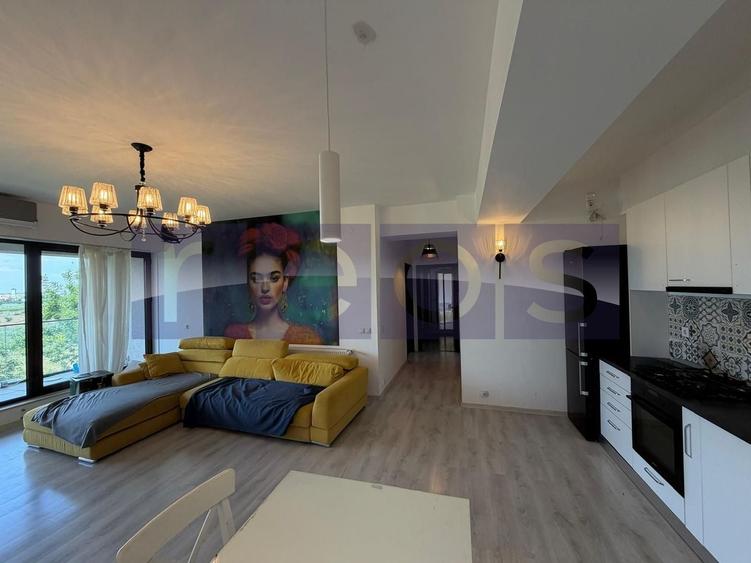 Apartament cu 3 camere decomandat, mobilat în Central
