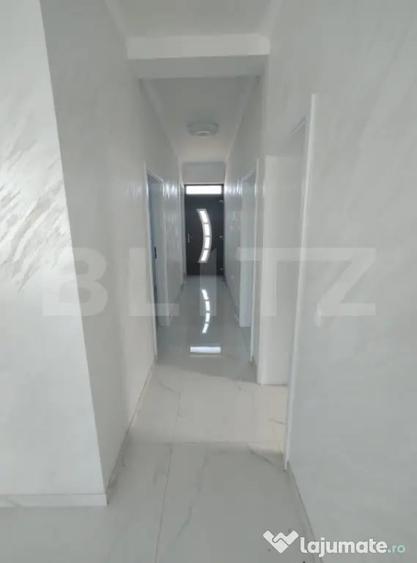 Casă cu 7 camere cu Teren 489 Mp în Central