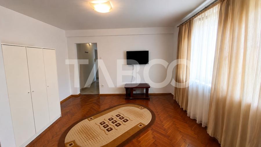 Apartament cu 3 camere semidecomandat, mobilat în Terezian