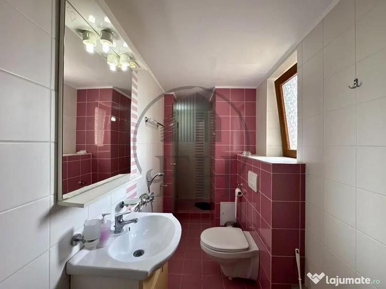 Casă cu 13 camere cu Teren 300 Mp în Sud