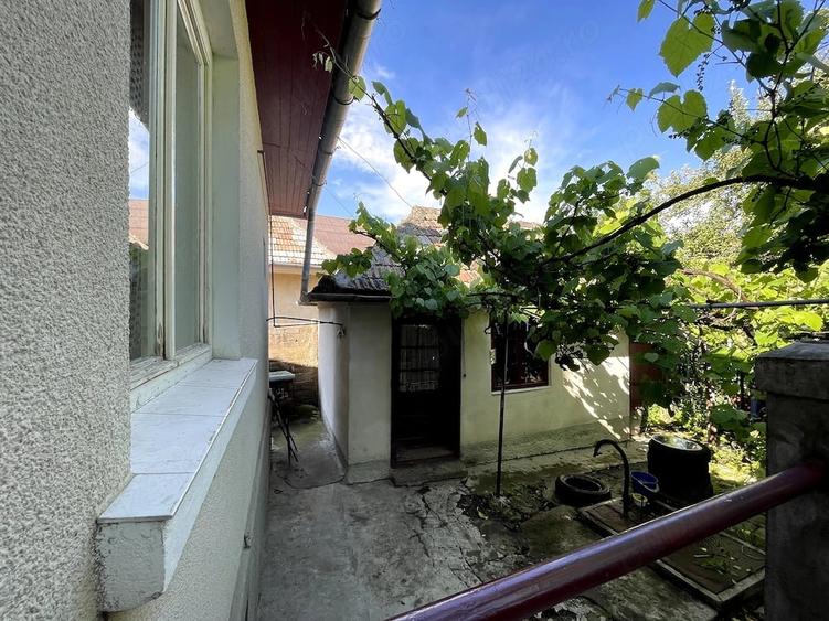 Casă cu 2 camere cu Teren 1197 Mp în Central