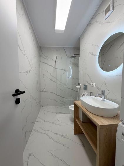 Apartament cu 2 camere semidecomandat, mobilat în Ultracentral