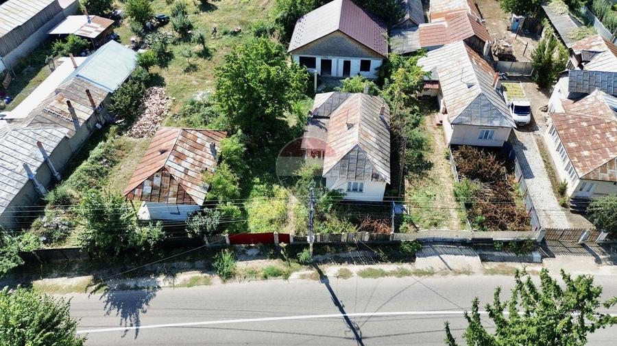Casă individuală cu 3 camere cu Teren 2802 Mp în Țifești