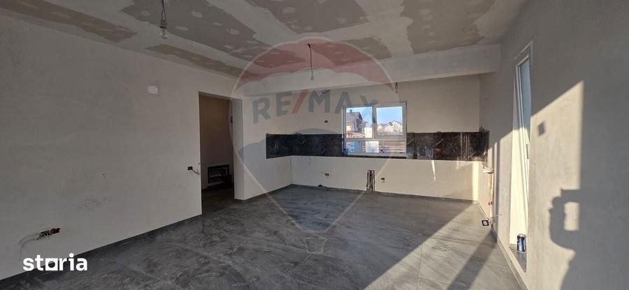 Casă cu 4 camere cu Teren 331 Mp în Crevedia