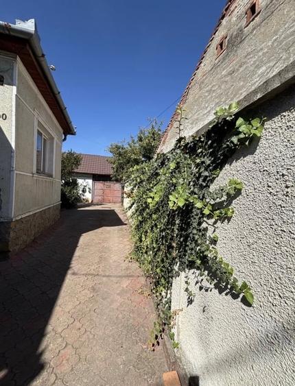 Casă individuală cu 4 camere cu Teren 904 Mp în Aurel Vlaicu