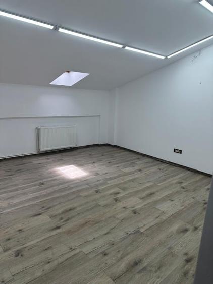 Birou, de 22 mp, în Tei