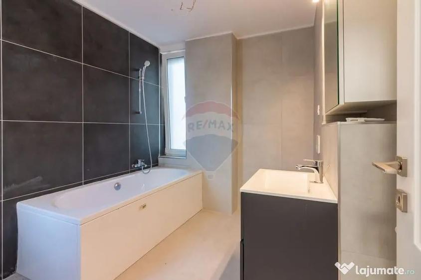 Casă cu 5 camere cu Teren 252 Mp în Corbeanca