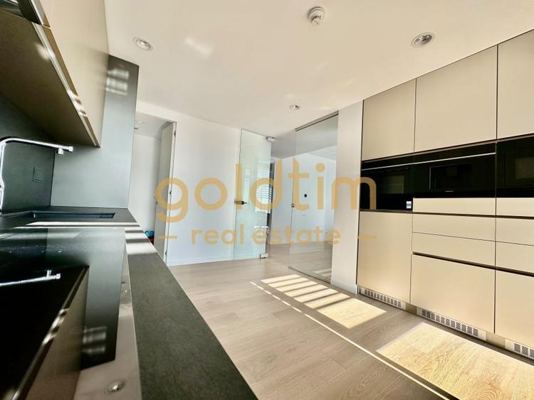 Apartament cu 4 camere semidecomandat, mobilat în Floreasca