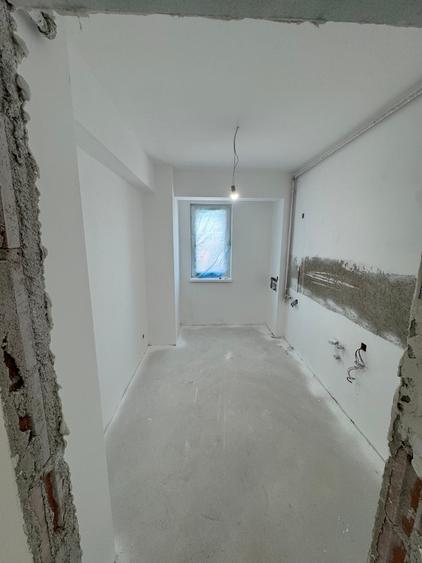 Apartament cu 2 camere decomandat în 1 Mai