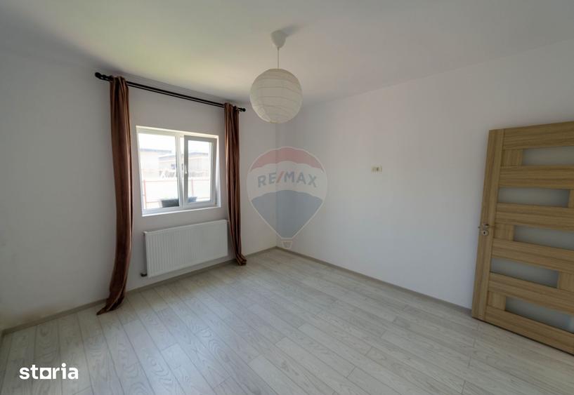 Casă cu 3 camere cu Teren 377 Mp în Brănești