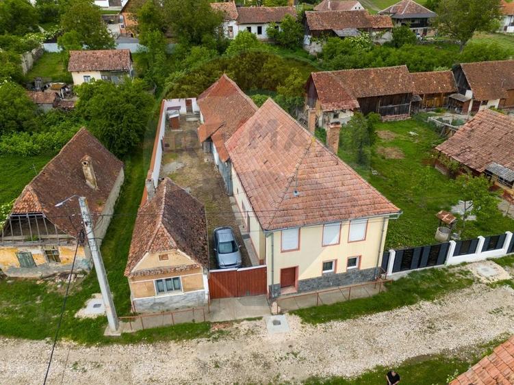 Casă cu 5 camere cu Teren 396 Mp în Ungra