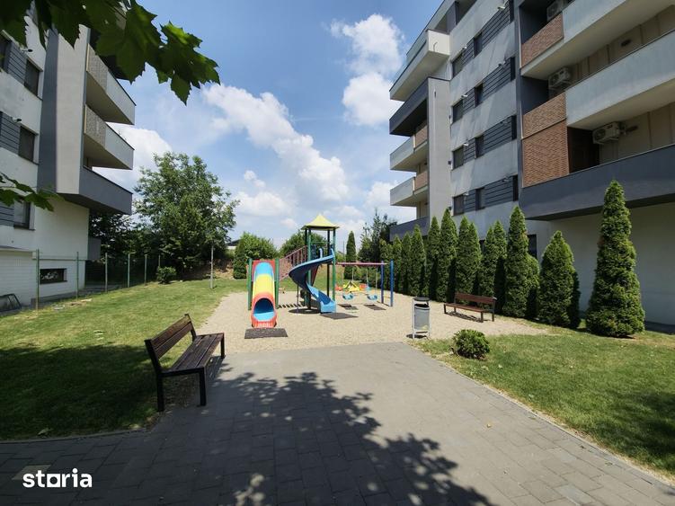 Apartament cu 3 camere semidecomandat în Europa