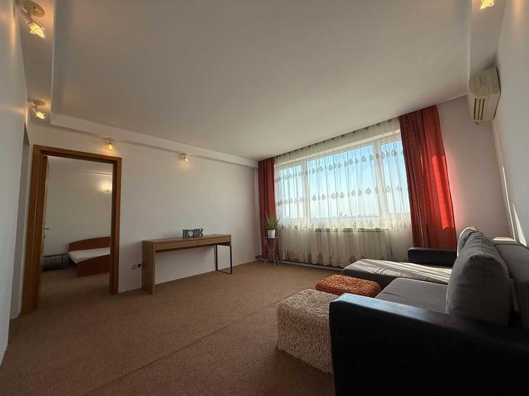 Apartament cu 3 camere semidecomandat în Central