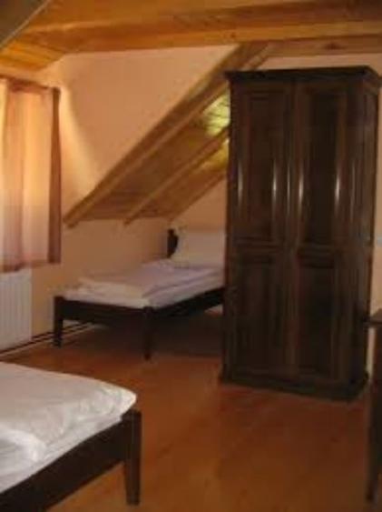 Hotel/Pensiune, de 20 mp, în Sadu