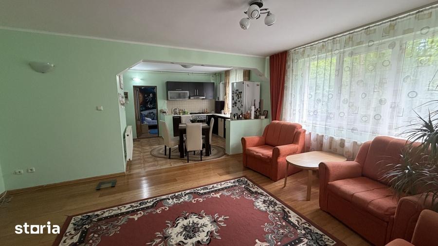 Apartament cu 3 camere semidecomandat în Central