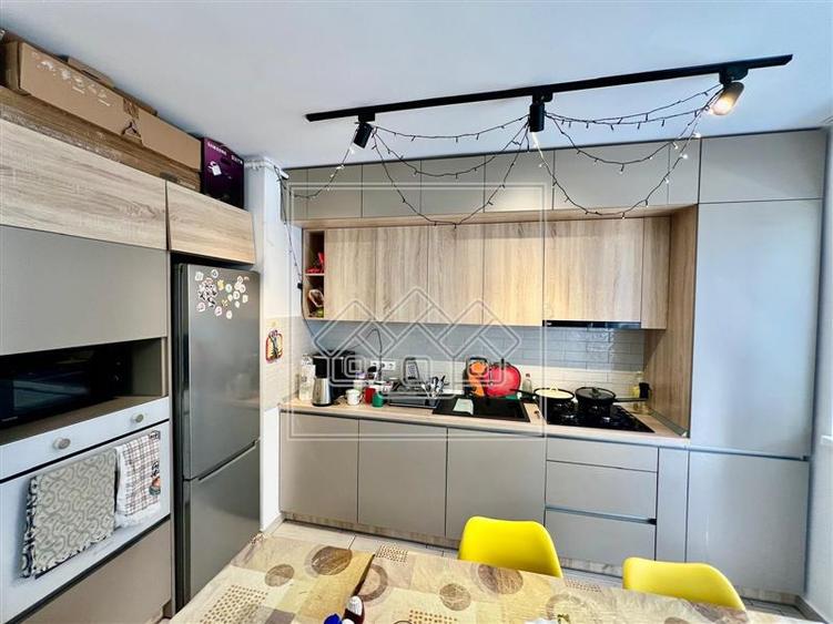 Apartament de vanzare - 3 camere, balcon, parcare - Kogalniceanu - 2