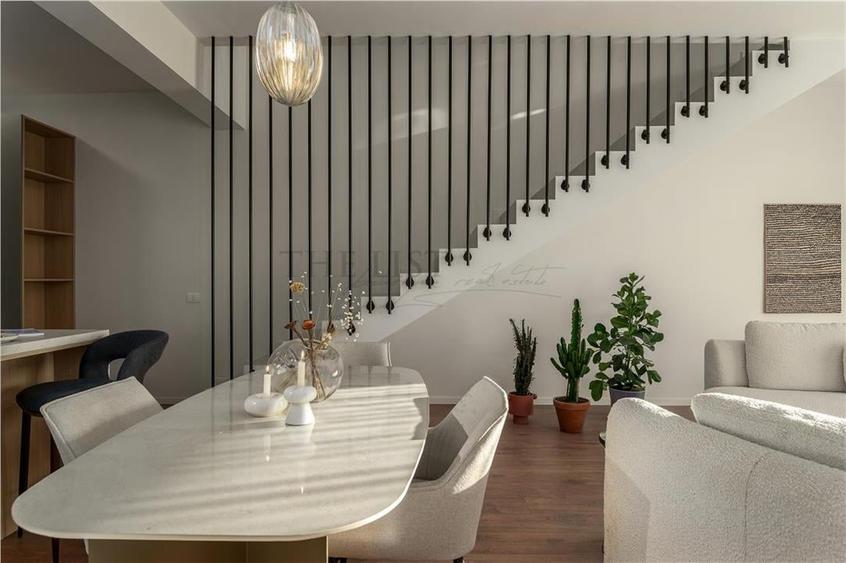 Duplex cu 4 camere cu Piscina în Balotești