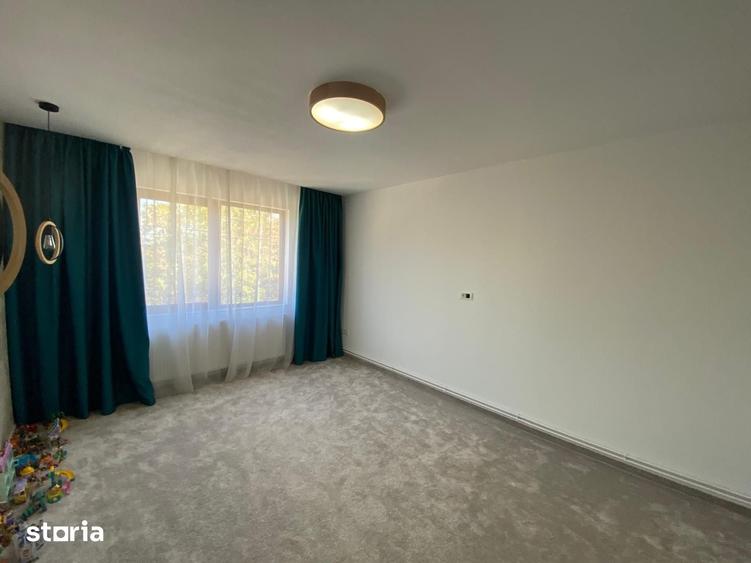 Casă cu 5 camere cu Teren 580 Mp în Central