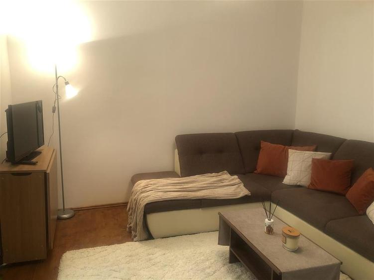Casă individuală cu 2 camere cu Canalizare în Ultracentral