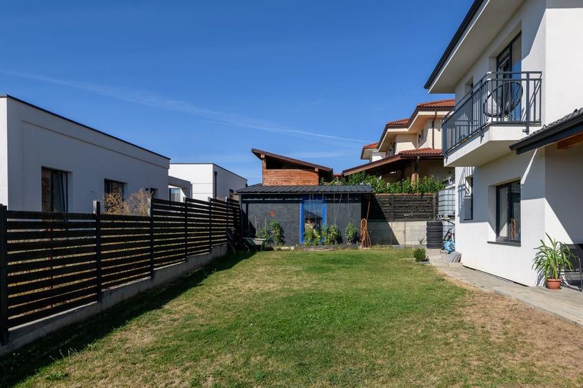 Casă individuală cu 6 camere cu Canalizare în Dezmir