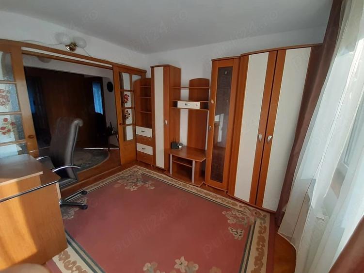Apartament cu 4 camere decomandat în Nufărul