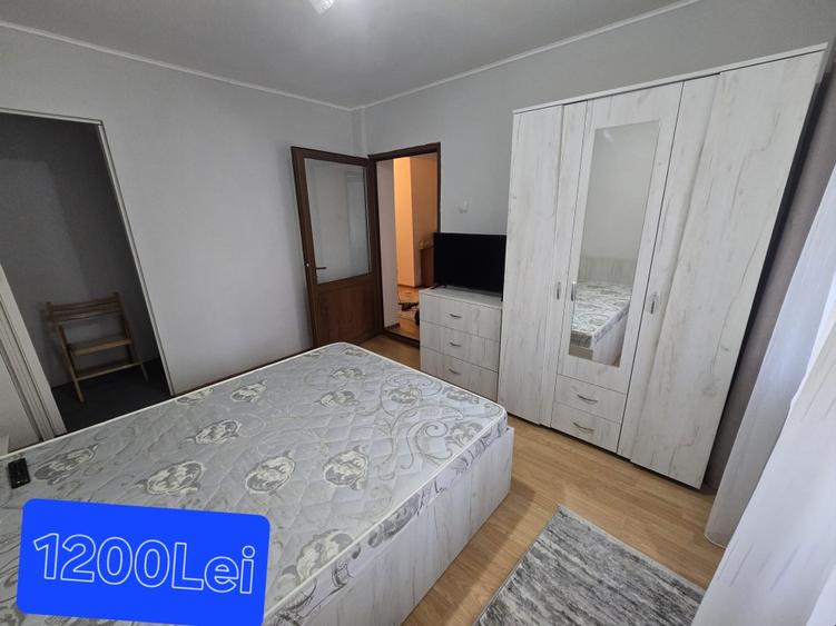 Apartament cu 3 camere decomandat în Prundu